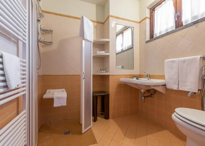 Sarzana-charming Pool And Bb 公寓